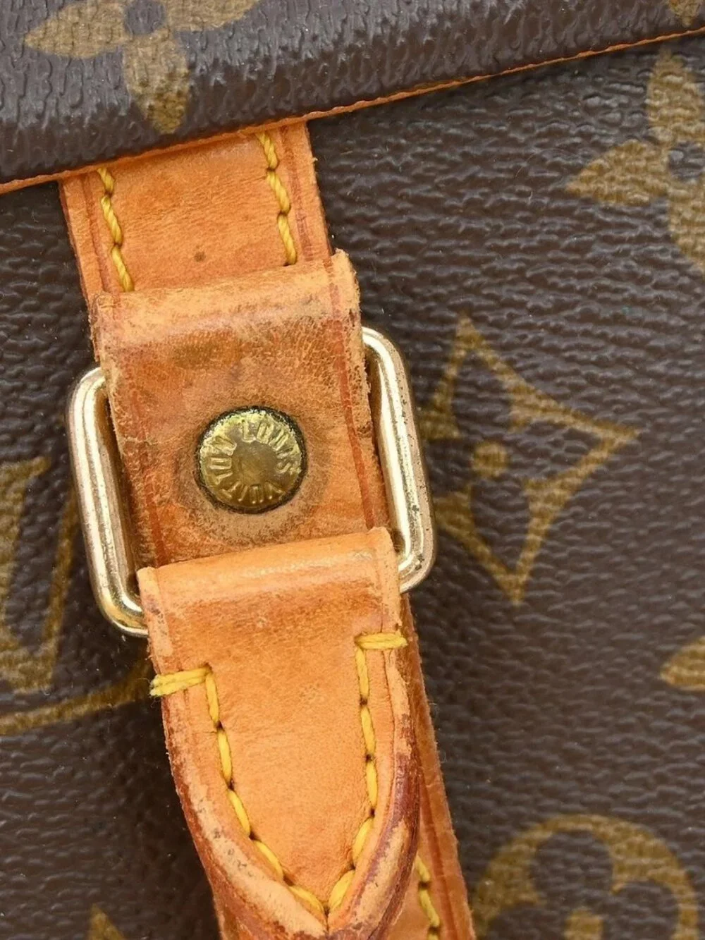 LOUIS VUITTON PORTE DOCUMENTS VOYAGE HANDBAG